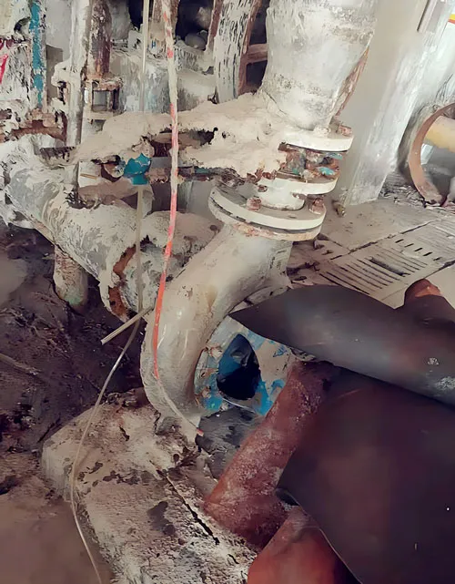 What are the maintenance requirements for pulp pumps?